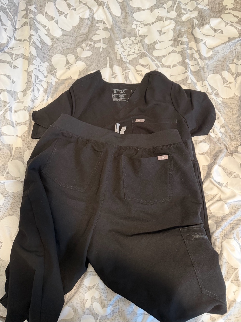 FIGS Womens Black Scrub Set – Technical collection